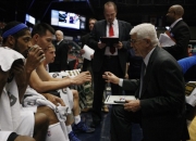 开云体育平台APP-指挥如意！教练布置战术指导全队精准打击