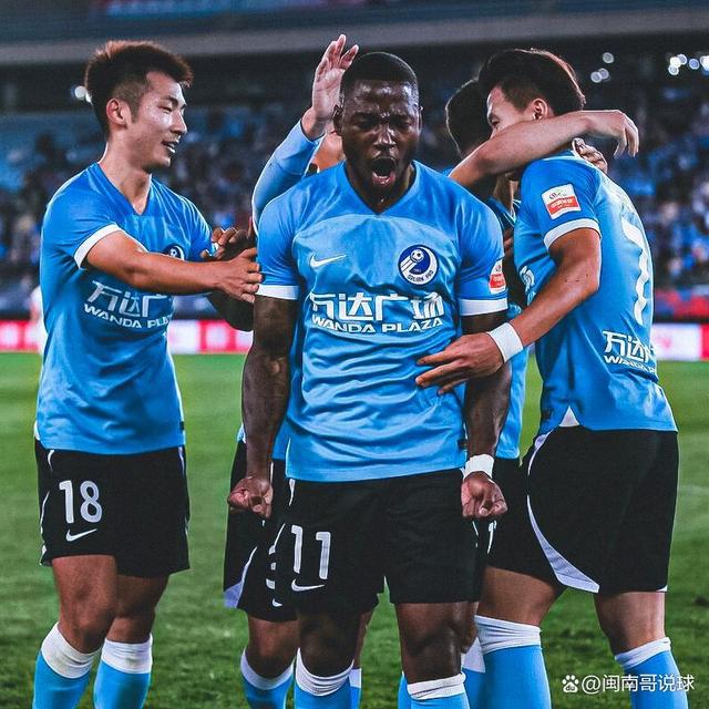 武汉客场净胜申花，保持领跑优势的简单介绍