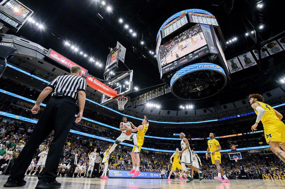 关于场面火爆！NBA观众席沸腾不已的信息