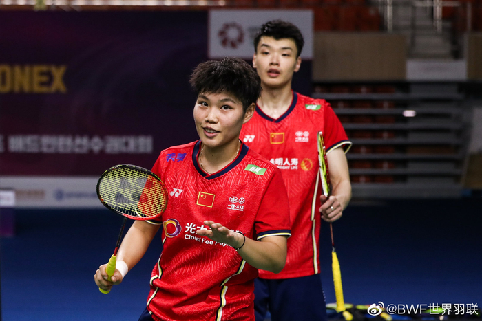 包含印度队逆转韩国队，黄鸭组合刷新纪录的词条