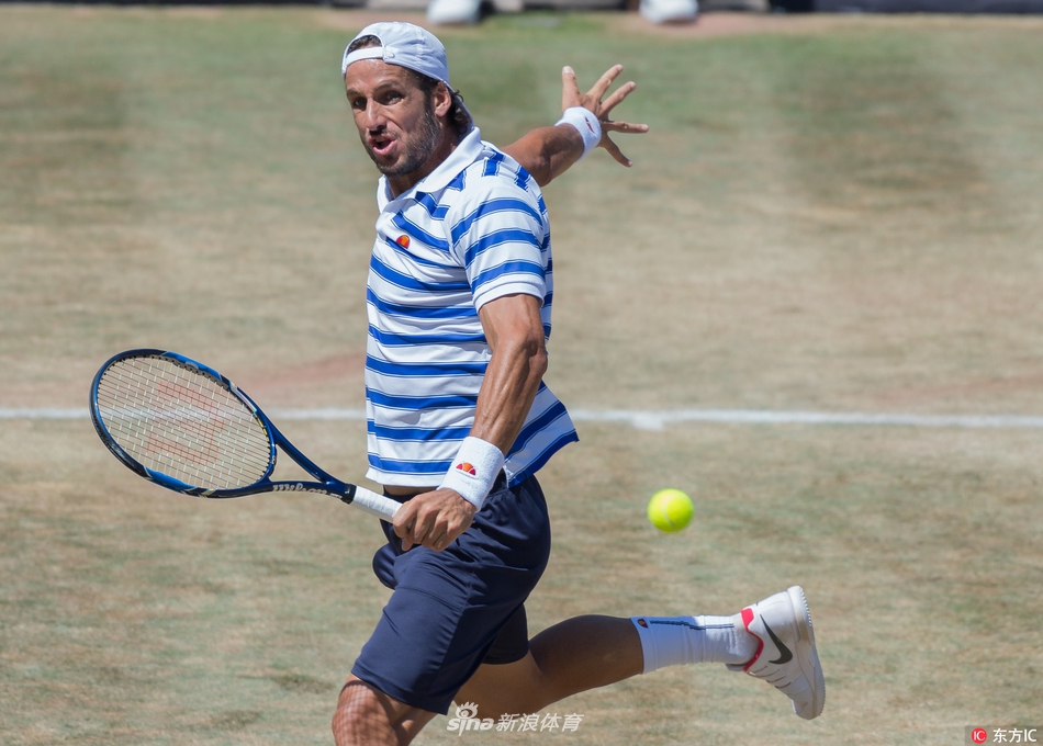 斯图加特客场逆转,豪取重要三分 斯图加特客场逆转,豪取重要三分