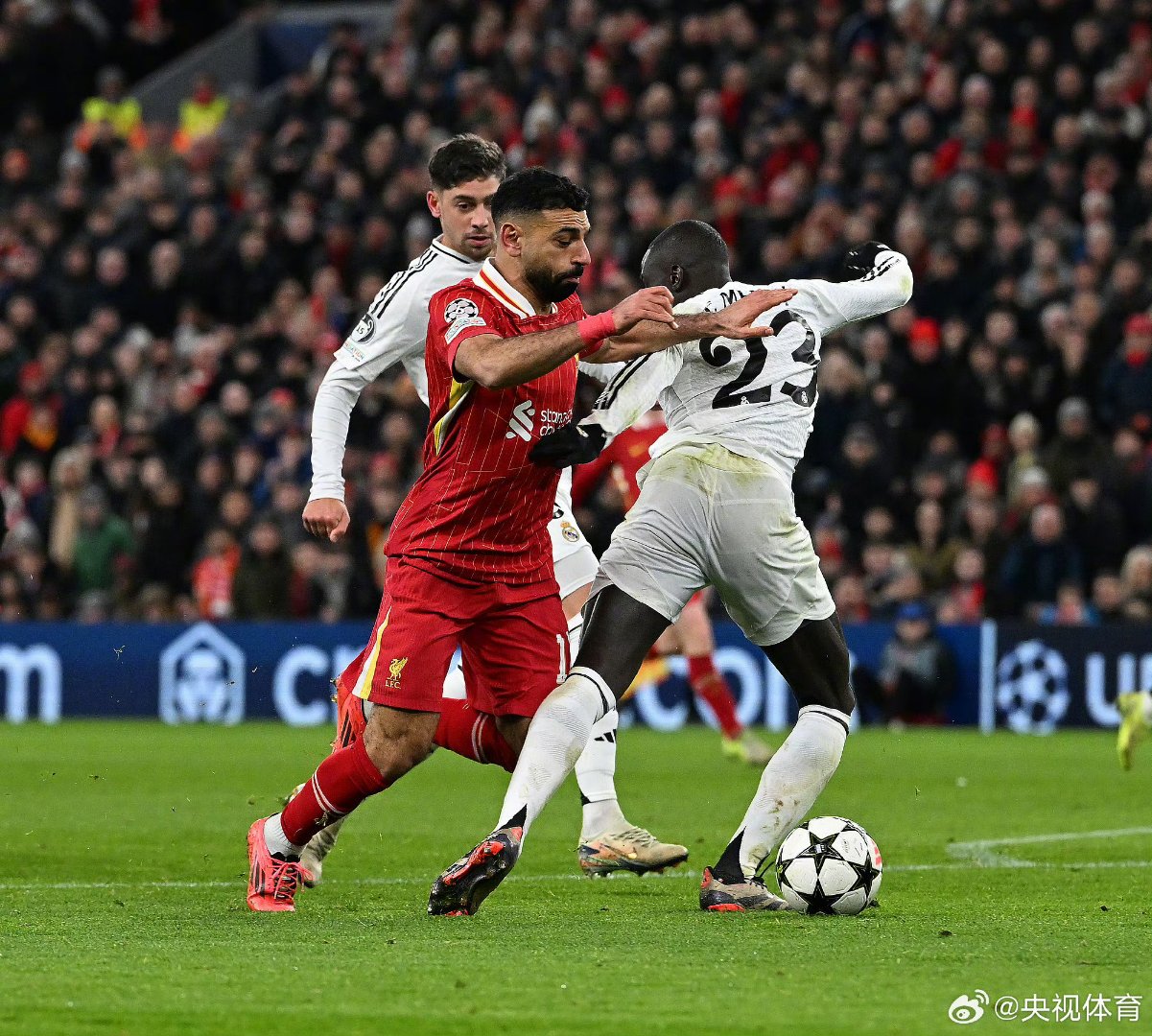 利物浦主场大胜埃弗顿，继续保持不败