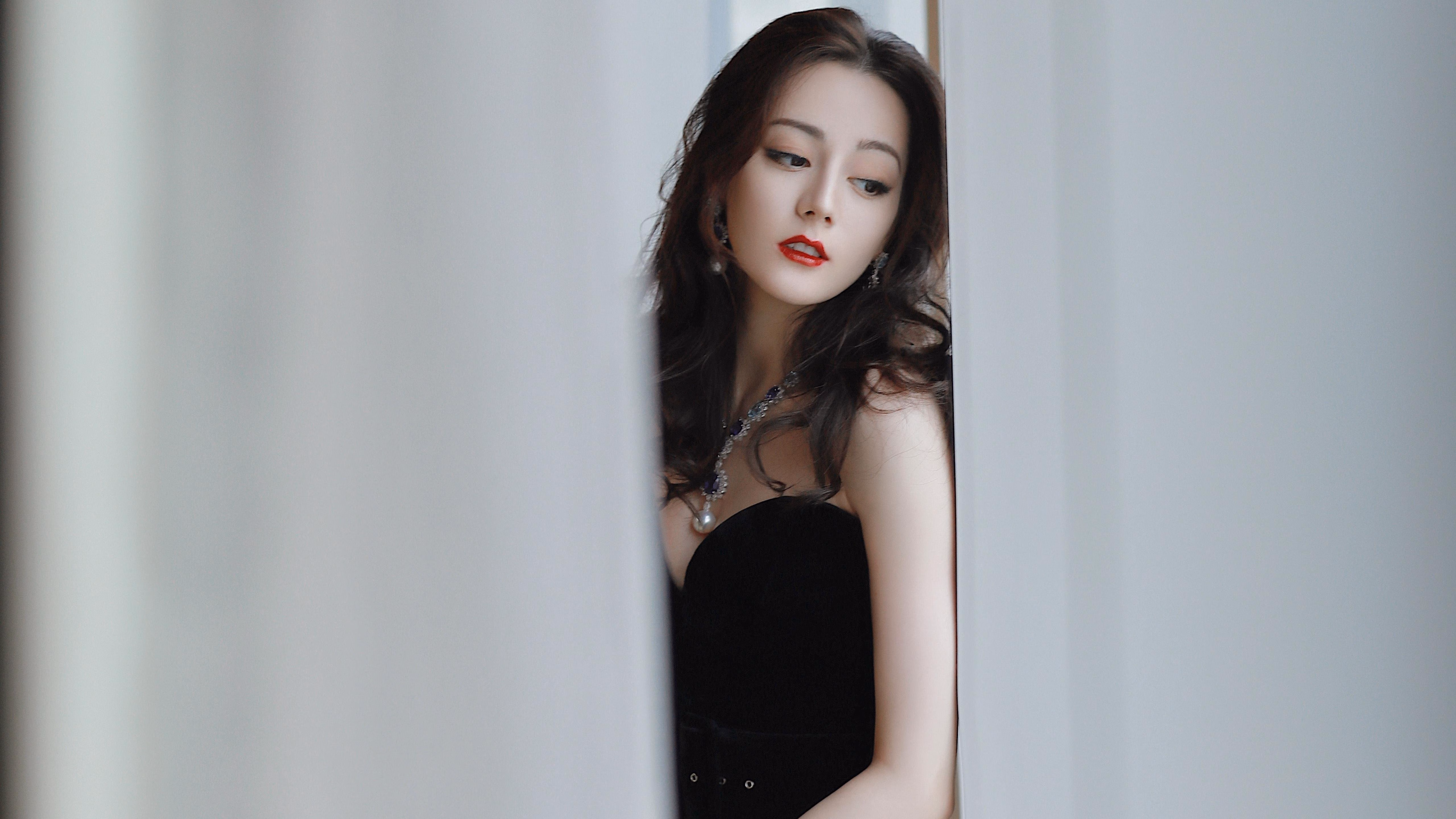 烟火与冠冕,克瓦拉茨赫利亚用一瞬璀璨,照亮了谁的王座?