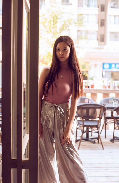 魔人破界,当利物浦险胜瑞典,哈兰德统治了谁的球场?