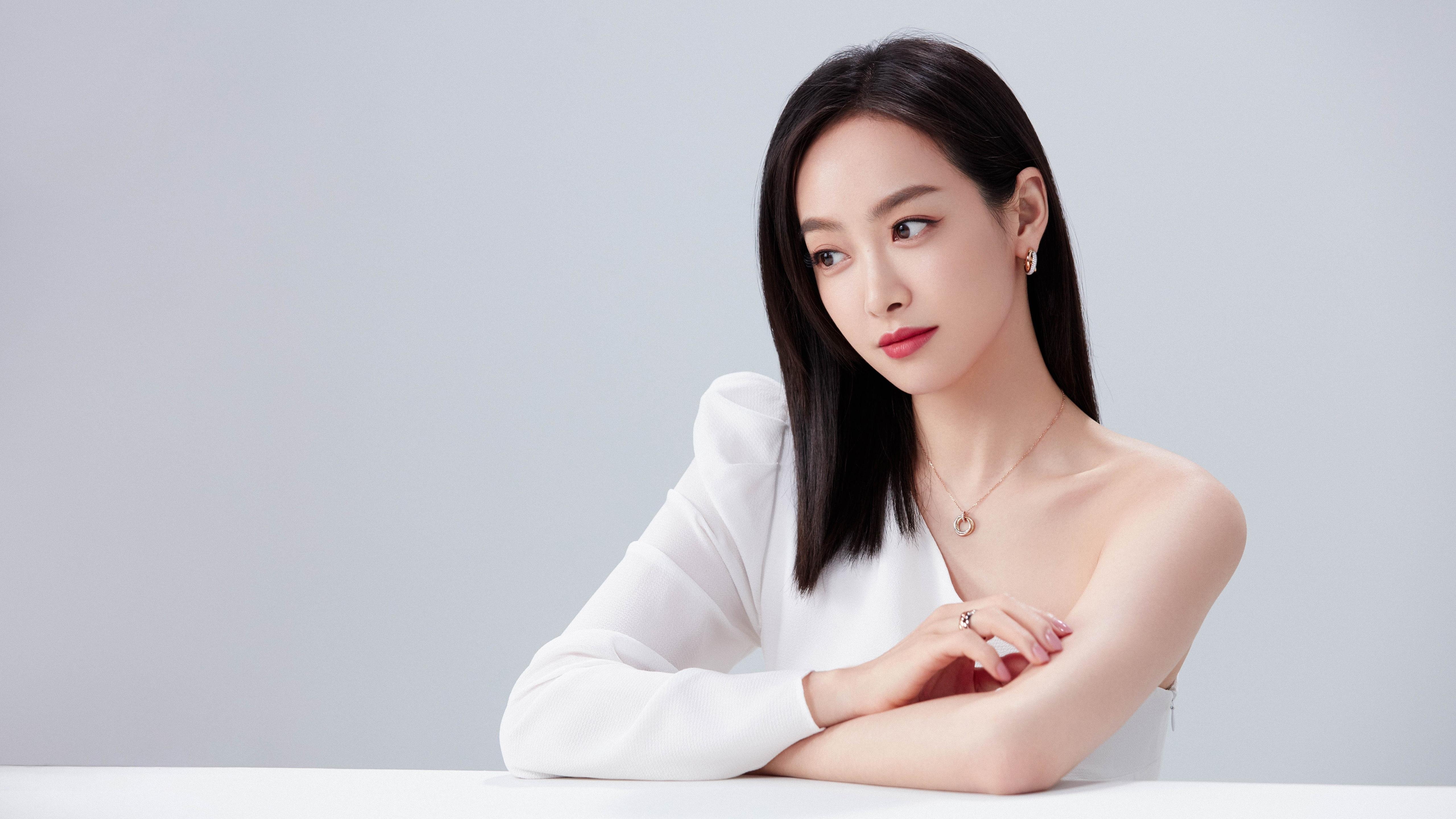 孤勇与共证，阿劳霍一箭定心，欧冠之夜铭刻永恒