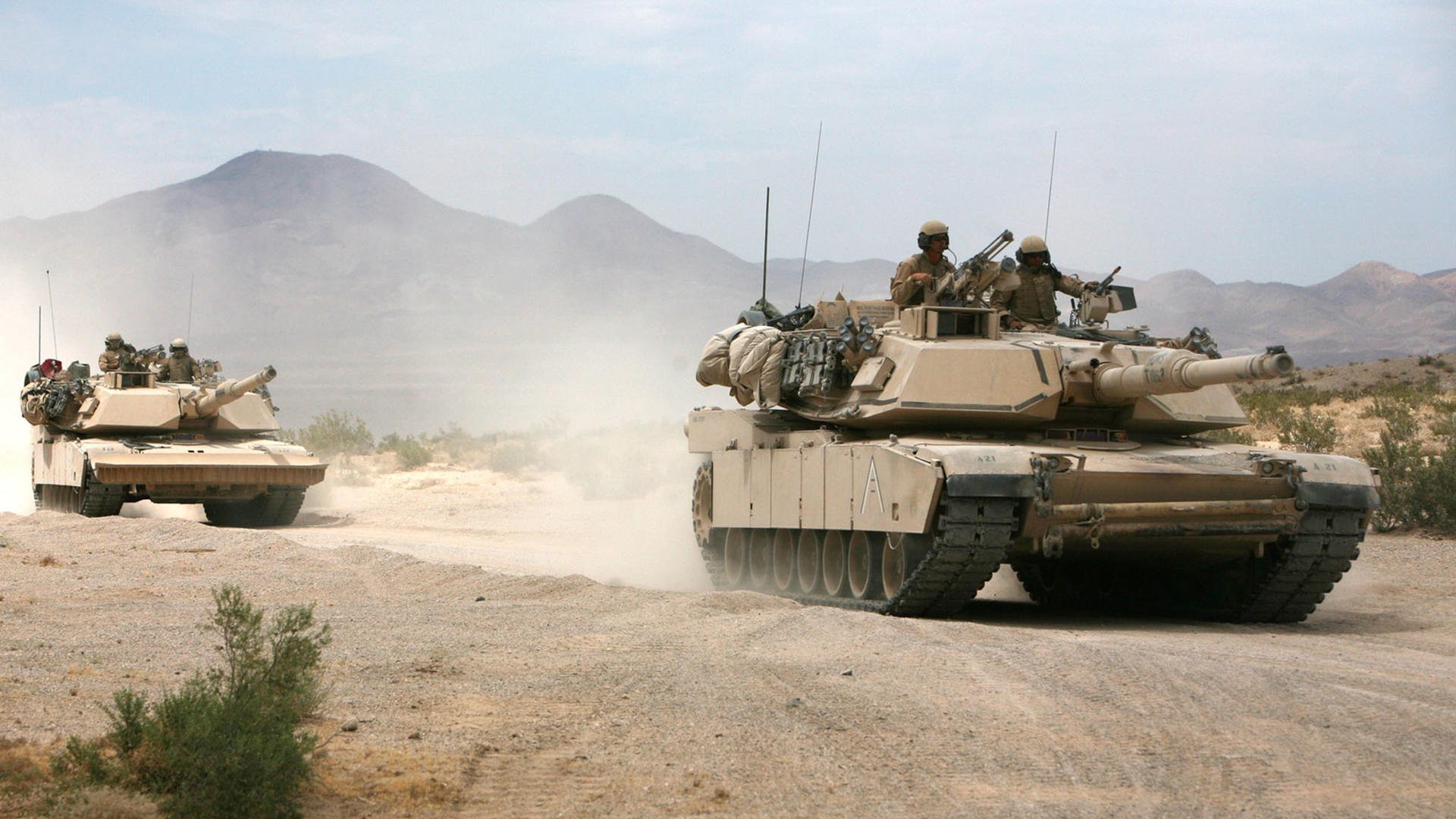 巅峰对决,霍勒迪狂轰40分+致命抢断,雄鹿掀翻卫冕冠军勇士!