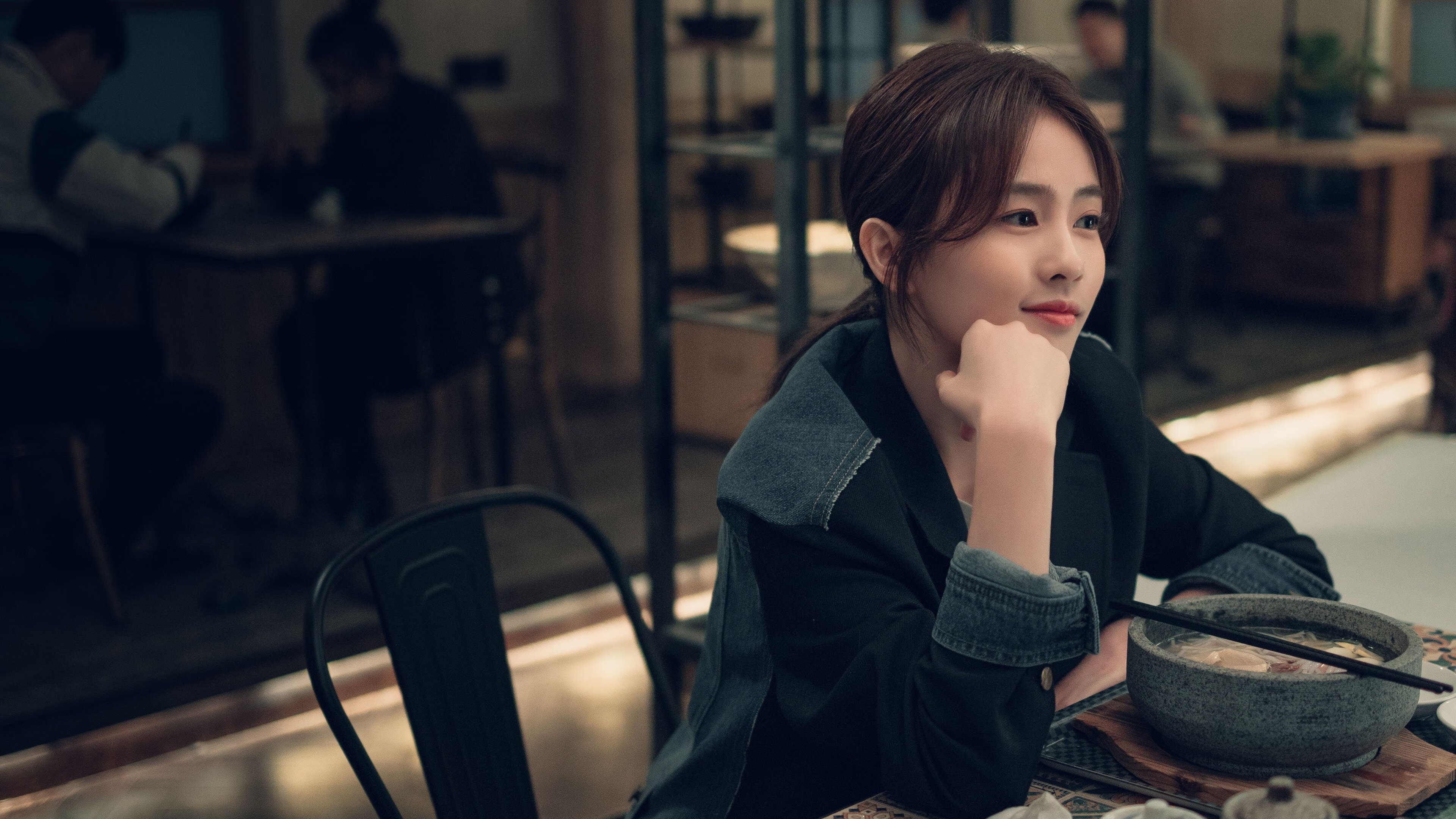 当球场化身赛道，黄蜂风暴如何席卷F1街道赛