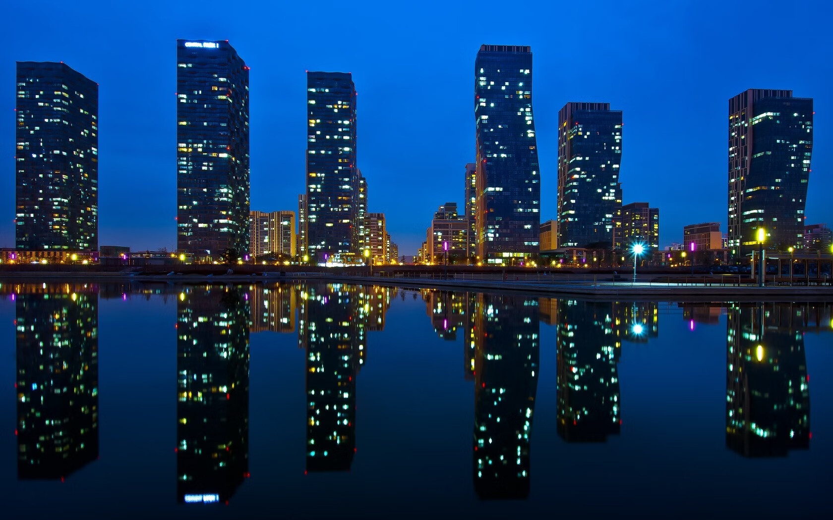 当国王降临丹佛，詹姆斯季后赛模式如何全面压制卫冕冠军掘金